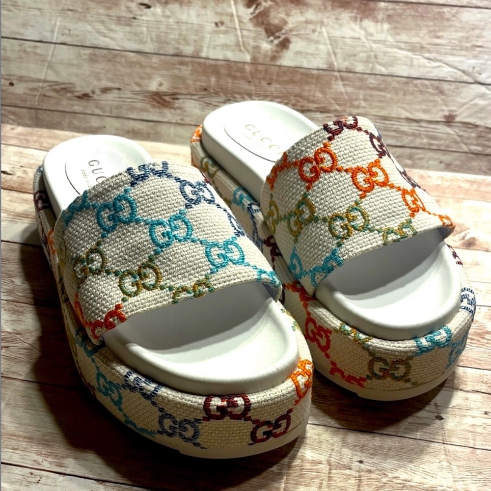 Gucci Angelina Embroidered Colorful Logo
Platform Sandals Size 40 - Picture 10 of 14